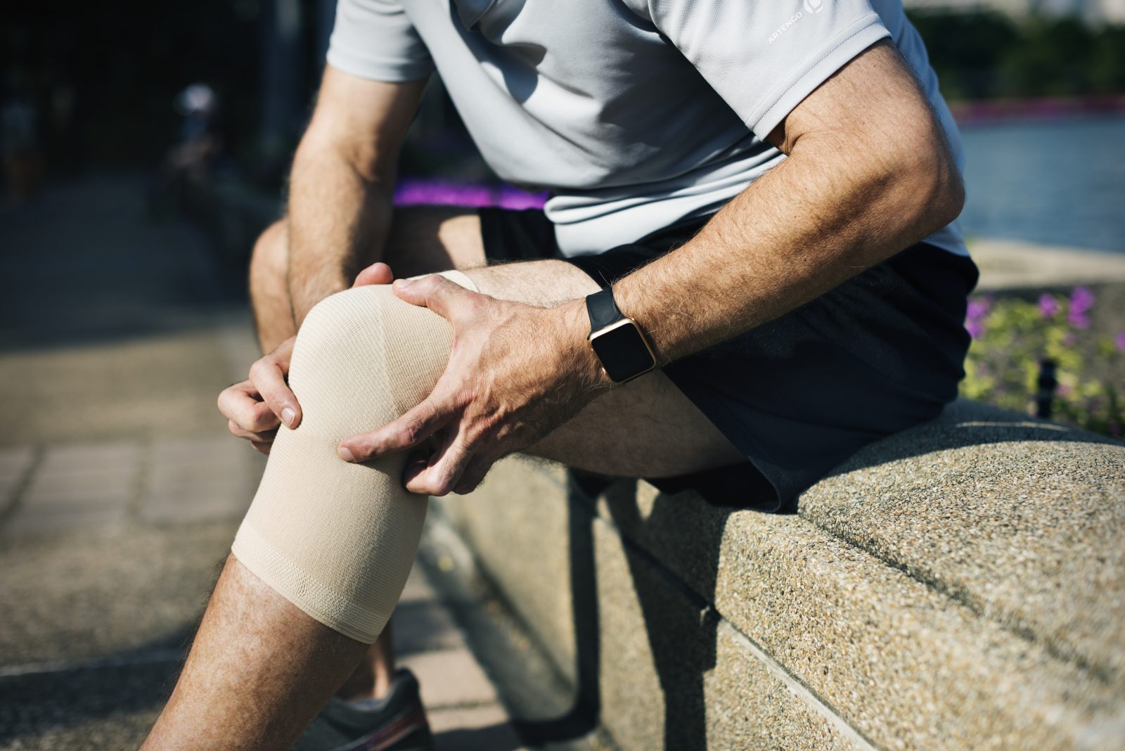Knie, hoofdpijn, pijn in hand genezen