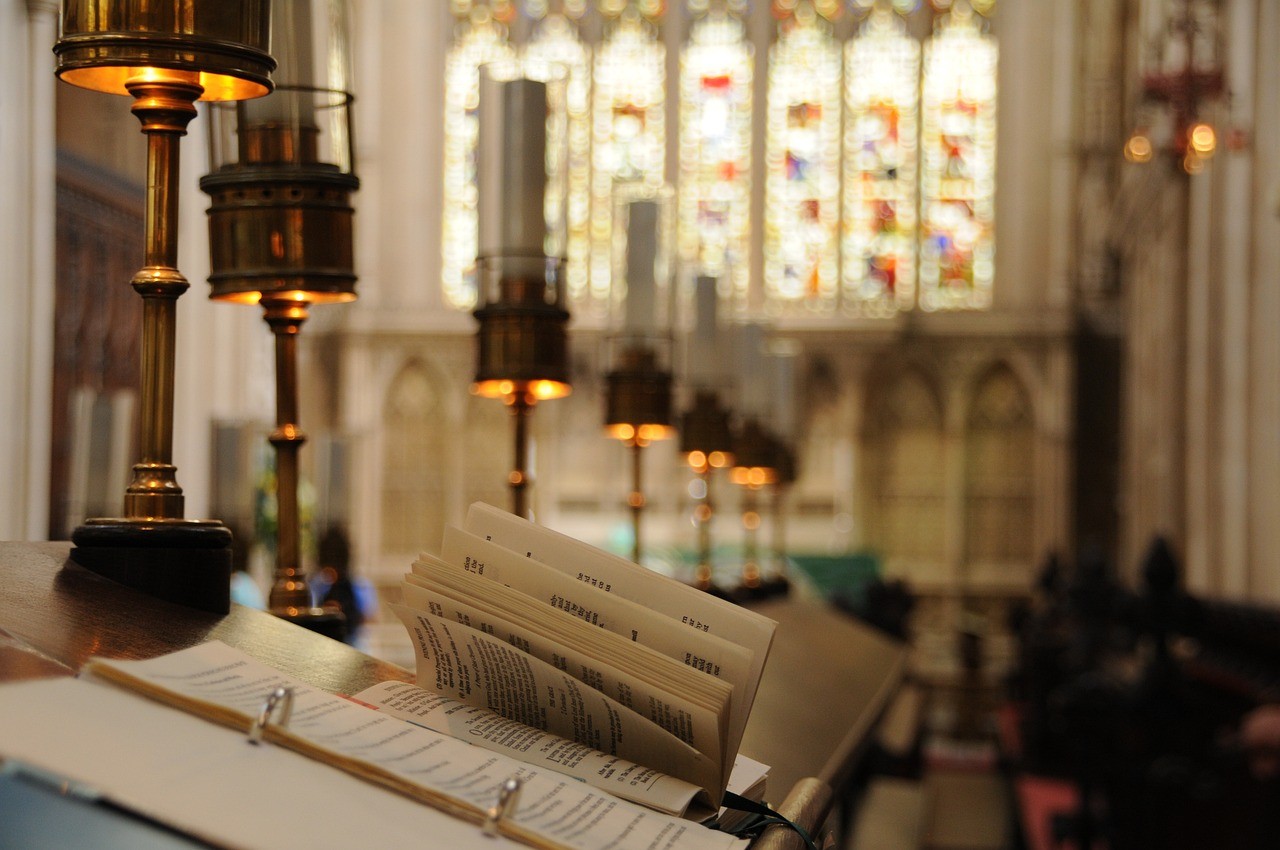 bath abbey, pulpit, stained glass